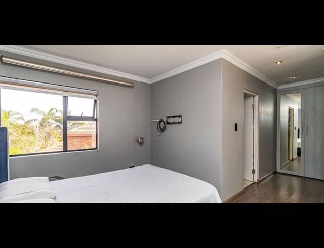 4 BEDROOM HOUSE FOR SALE IN GLEN ERASMIA